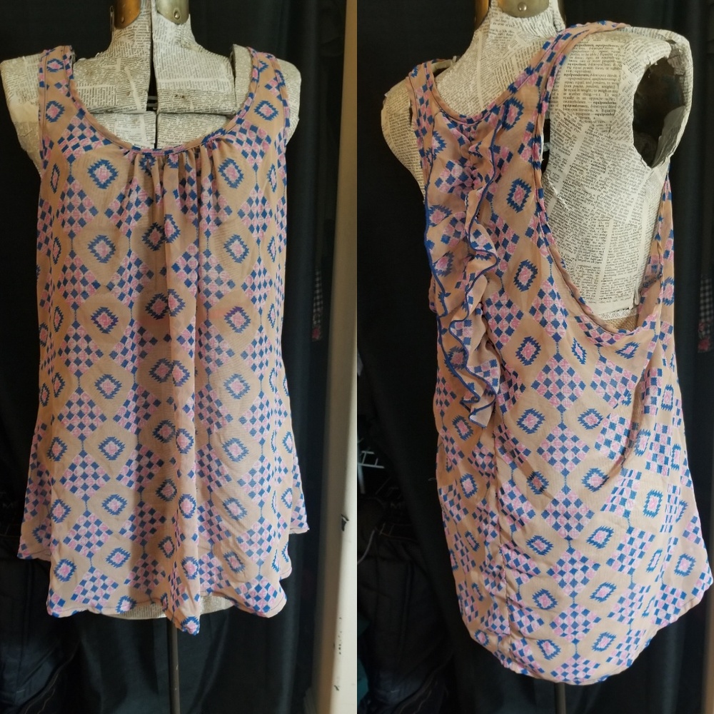 2X tank w/ruffle detail